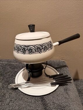 Vtg 1970s Enamelware Gailstyn Fondue Pot With Mushroom Design, Retro Fondue Set
